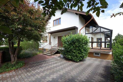 HAUSANSICHT - 