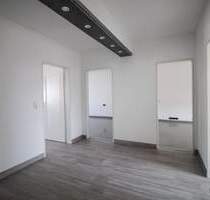 Charmante 3-Zi.-Whg. mit Nähe zum Park & Bahnhof – Renoviert & sofort frei, ideal für 2 Personen!!! - Villingen-Schwenningen