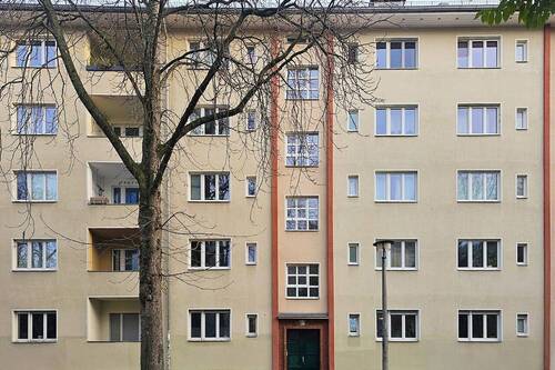 Hausansicht - 3 Zimmer Etagenwohnung zum Kaufen in Berlin