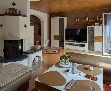 Kachelofen im Wohnbereich - 4 Zimmer Etagenwohnung in Ulm