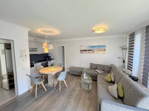 Wohnzimmer mit Küchenzeile - 