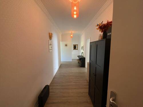 Wohnungseingang mit Flur - 