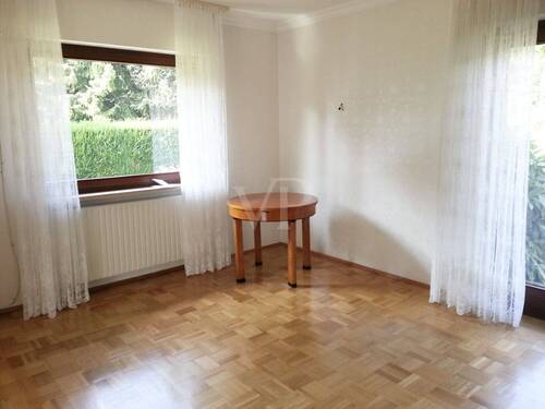 Wohnbereich - Bungalow mit 180,00 m&sup2; in Hofheim am Taunus zum Kaufen