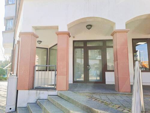 Ladenfront Bild neu.jpg - Großzügige Praxis Büro- oder Geschäftsräume in zentraler Lage Kelkheims