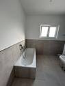 Bad mit Badewanne - 