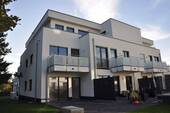 Wohnung 2 OG (Links) - Penthouse EU-Südstadt, Neubau 2022 107 m² Barierrefrei, Aufzug