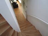 296. Wohntreppe des Hauses..JPG - 