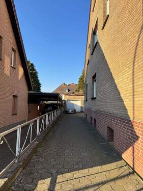 Zufahrt - Mehrfamilienhaus, Wohnhaus in Herford zum Kaufen