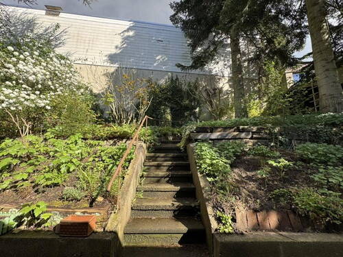 Treppe in den oberen Garten - 