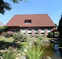 Stadtzentrales, schickes Wohnhaus mit Garagenanbau, Carport und schönem Garten - Cloppenburg