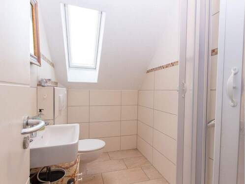 Bild... - Ruhige Lage, viel Platz, ausgebauter Dachboden und Stellplätze