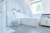 Badezimmer Dachgeschoß - 
