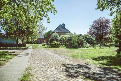 Hofeinfahrt - 1 Zimmer Einfamilienhaus in Kirchgellersen