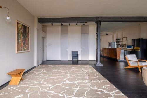 Eingang mit Blick auf die Küche - 