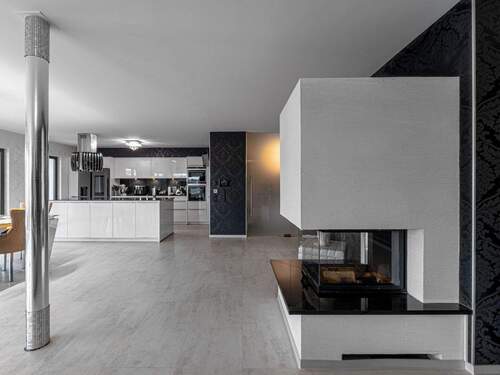 Offenes Wohnen EG (Kamin mit Küche).jpg - 