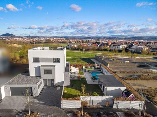 Außenansicht 7.jpg - Einfamilienhaus mit 335,00 m&sup2; in Fulda zum Kaufen