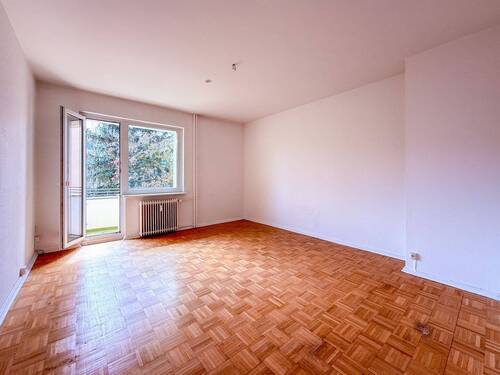 Wohnzimmer - Bezugsfreie Eigentumswohnungen mit Balkon - zwischen Feuerbachstraße & Saarstraße