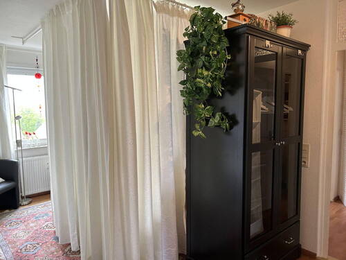Flur mit Garderobenschrank - 