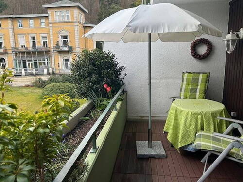 Süd-Balkon mit Möblierung - 