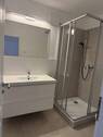 Badezimmer mit Dusche - 