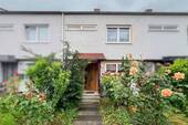 Außenansicht (1) - Nicht in Ulm, aber um Ulm herum: Schönes Reihenmittelhaus inmitten von Pfuhl