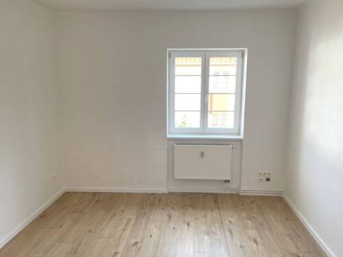 Wohnzimmer - 3 Zimmer Etagenwohnung zur Miete in Erfurt