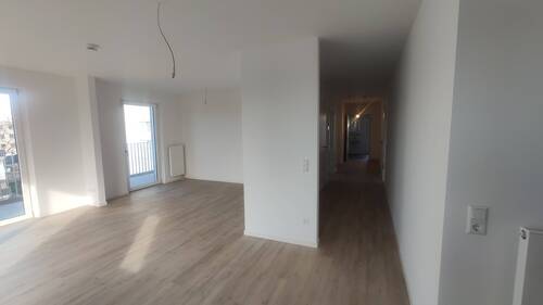 Wohnzimmer und Flur.jpg - 