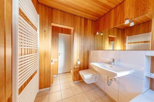 Gepflegtes Vollbad - 