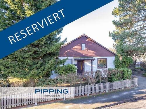 Titelbild - Erbbaurecht: 'Renovierungsbedürftiges Einfamilienhaus in ruhiger Lage von Reinbek'