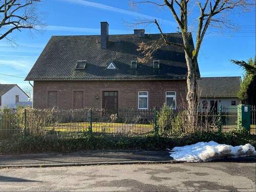 Straßenansicht - 1 Zimmer Mehrfamilienhaus, Wohnhaus zum Kaufen in Wißmannsdorf