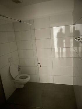 WC im Badezimmer .jpg - 