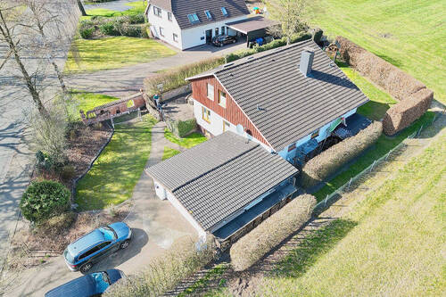 Luftaufnahme Front-/Seitenansicht - Einfamilienhaus mit 176,00 m² in Beverstedt zum Kaufen