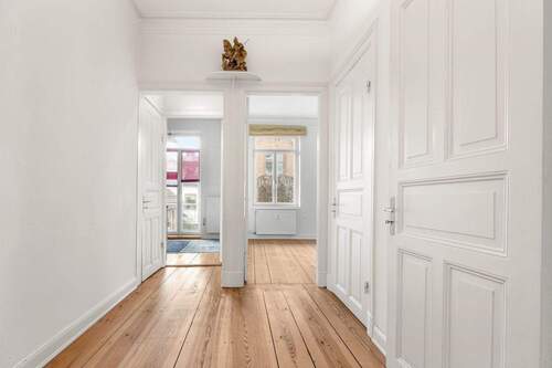 Diele / Blick Innenhof - 