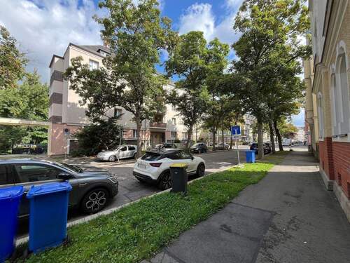 Straßenansicht - 4 Zimmer Etagenwohnung zur Miete in Zwickau