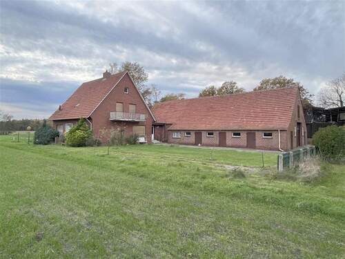 Hof - 5 Zimmer Mehrfamilienhaus, Wohnhaus zum Kaufen in Osterwald b Neuenhaus