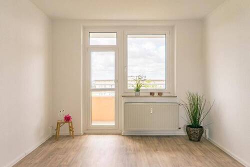 Wohnzimmer Vergleichswohnung - Euer neues Wohndomizil mit Balkon