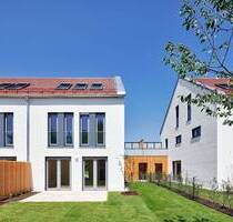 Modernes Reiheneckhaus mit Garten, Dachterrasse & direktem Tiefgaragenzugang - Unterföhring