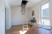 2.OG Arbeitszimmer mit Zugang Spitzboden - 