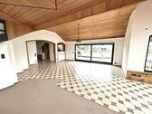 Wohn-Essbereich mit Zugang zur Dachterrasse - 3 Zimmer Etagenwohnung in Pforzheim
