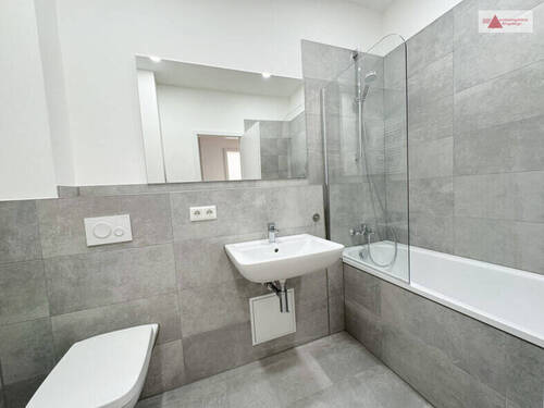 Bad - 1 MONAT KALTMIETFREI! Ihre einzigartiges zu Hause- hochwertig sanierte 3,5-Raum-Komfortwohnung