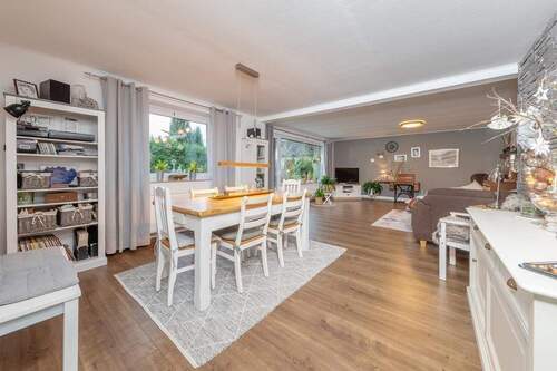 Geräumiges Wohn- und Esszimmer - 