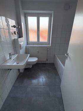 Bad.jpeg - 3 Zimmer Etagenwohnung zur Miete in Geisenhausen