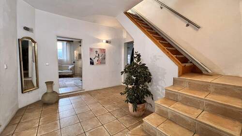 Diele - 8 Zimmer Mehrfamilienhaus, Wohnhaus zum Kaufen in Weinsberg / Wimmental