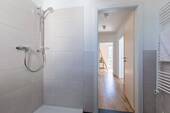 Badezimmer 2.OG Ansicht Dusche - 