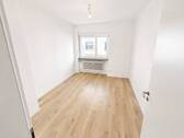 Wohnzimmer - *Worms-Zentrum* 2ZKB mit Balkon und Garten