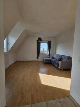 Wohn/Essbereich - 2 Zimmer Etagenwohnung in Stuttgart
