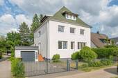 Bild 1 - Mehrfamilienhaus mit drei Wohnungen in Rahlstedt