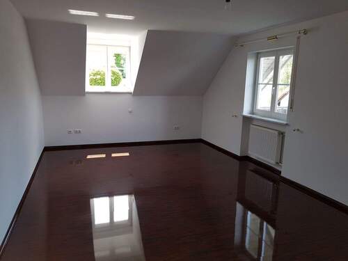 OG Elternschlafzimmer leer.jpg - 