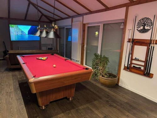 Fenster mit geschl. Rollläden - 4 Zimmer Einfamilienhaus in Reinickendorf