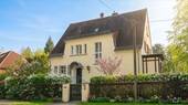 Hausansicht Vorderseite (optimiert) - 6 Zimmer Einfamilienhaus zum Kaufen in Dresden